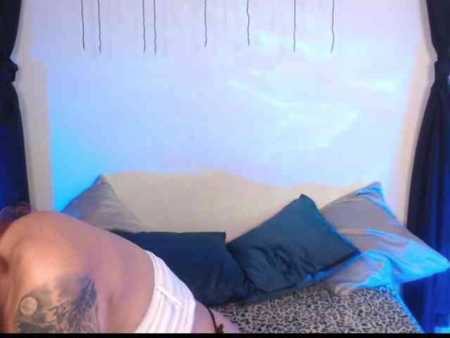 AgathaTenebri webcam