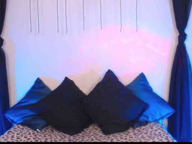 AgathaTenebri webcam