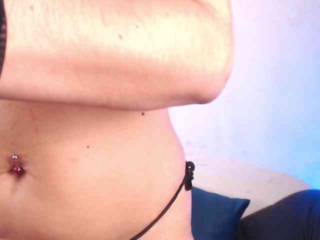 AgathaTenebri webcam