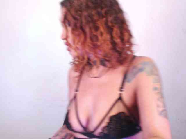 AgathaTenebri webcam