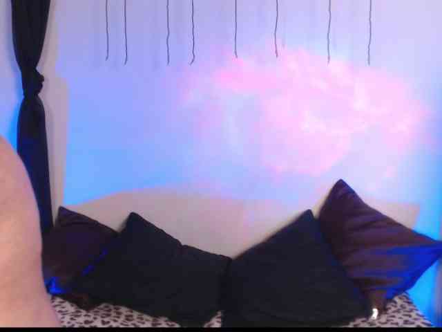 AgathaTenebri webcam