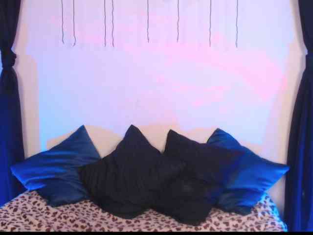 AgathaTenebri webcam