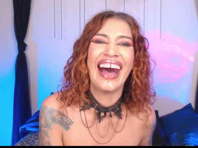 AgathaTenebri webcam