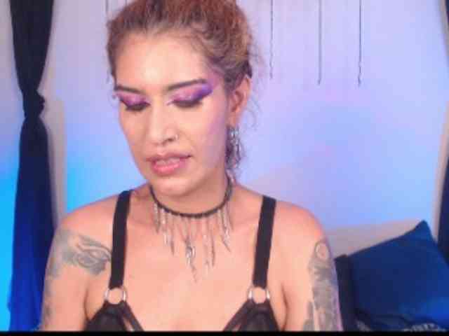 AgathaTenebri webcam