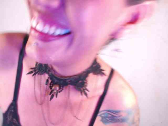 AgathaTenebri webcam