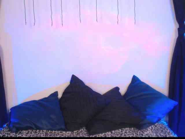 AgathaTenebri webcam