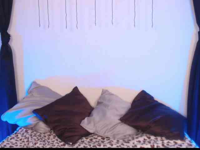 AgathaTenebri webcam