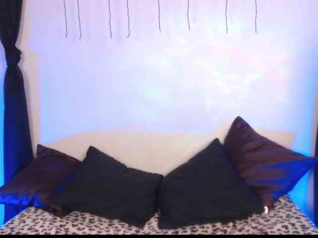 AgathaTenebri webcam