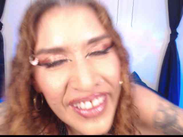 AgathaTenebri webcam