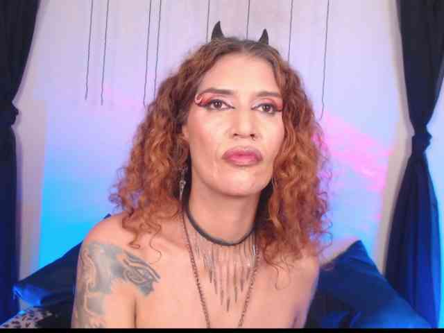 AgathaTenebri webcam