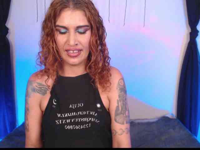 AgathaTenebri webcam