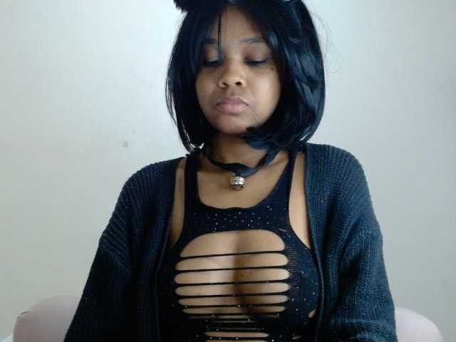 IndiaSelvagem live cam on BongaCams