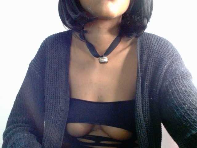 IndiaSelvagem live cam on BongaCams