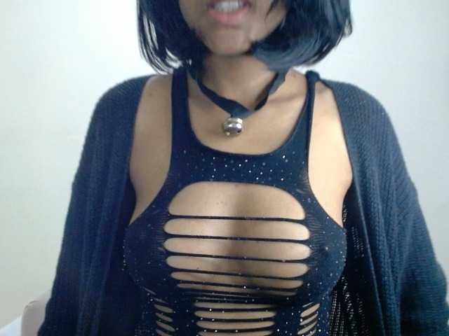 IndiaSelvagem live cam on BongaCams