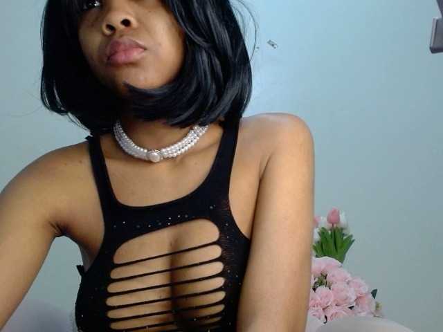 IndiaSelvagem live cam on BongaCams