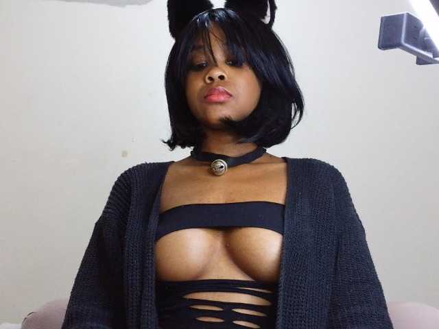 IndiaSelvagem live cam on BongaCams