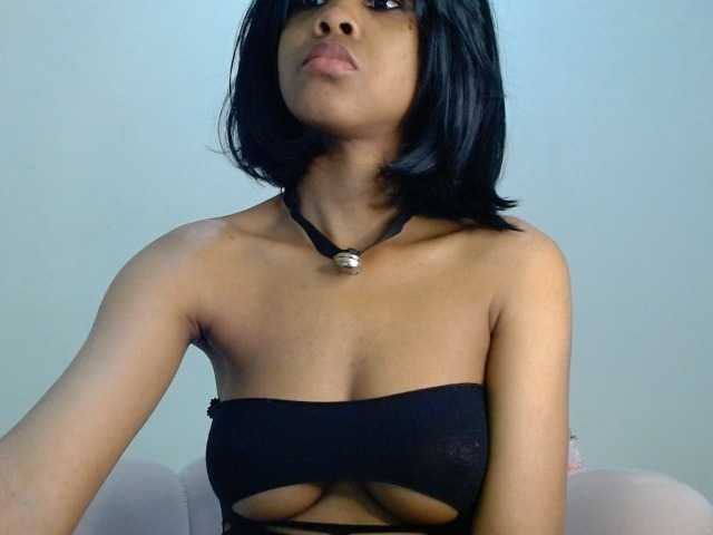 IndiaSelvagem live cam on BongaCams