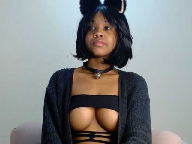 IndiaSelvagem live cam on BongaCams