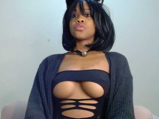 IndiaSelvagem live cam on BongaCams