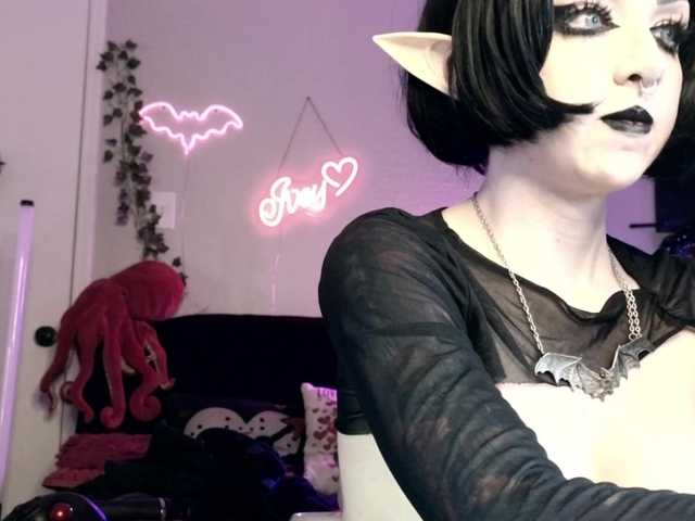 Ivey_strigoi
