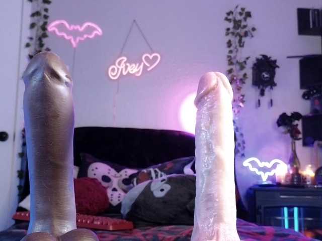 Ivey_strigoi live cam