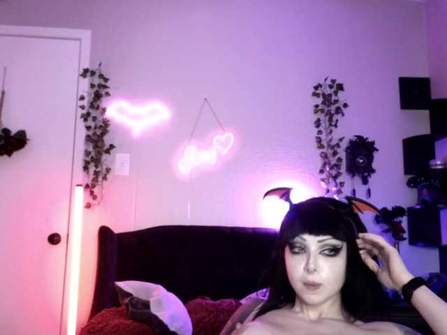 Iveyandjames live cam on BongaCams