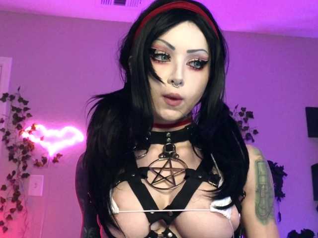 Iveyandjames live cam on BongaCams