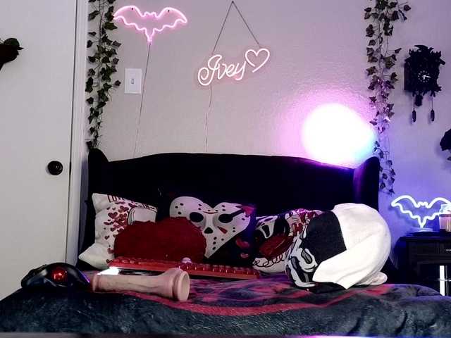 Iveyandjames live cam on BongaCams