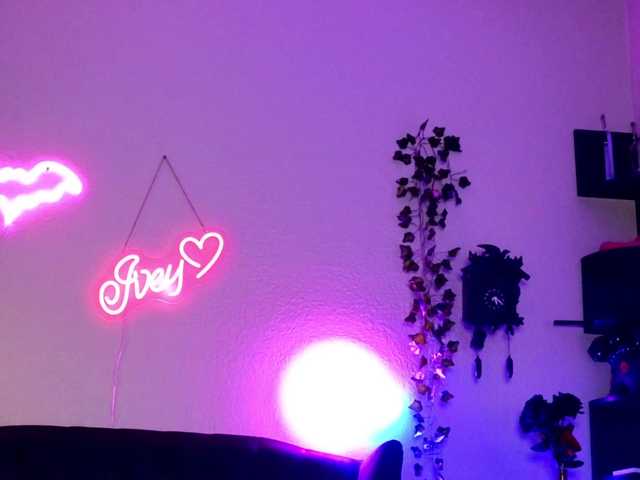 Iveyandjames live cam on BongaCams