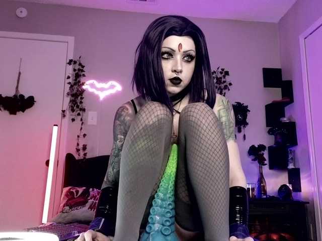 Ivey_strigoi live webcam show