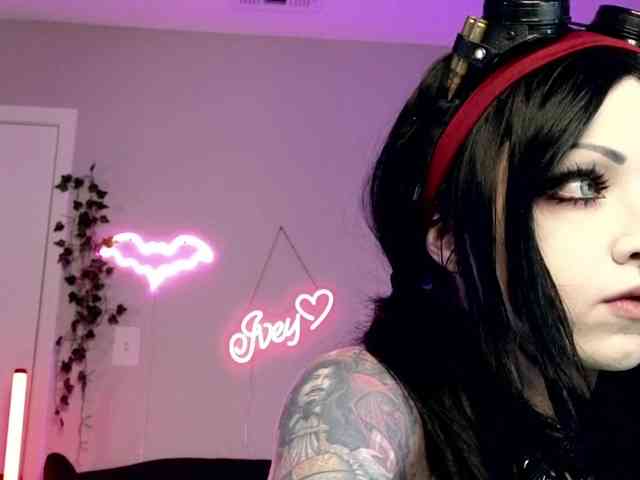 Ivey_strigoi webcam
