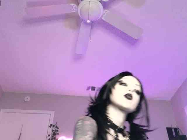 Ivey_strigoi