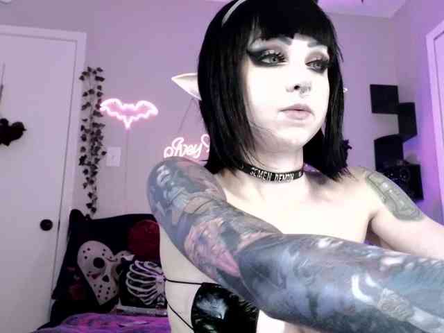 Ivey_strigoi webcam