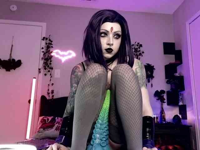 Ivey_strigoi