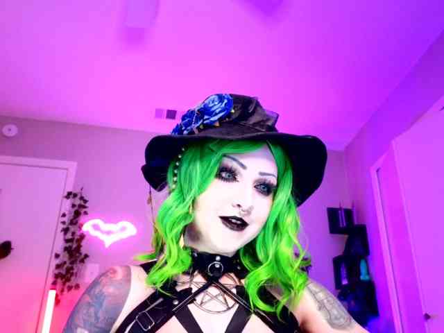 Ivey_strigoi