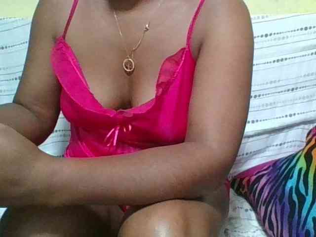 Imanoellah Live Webcam on BongaCams