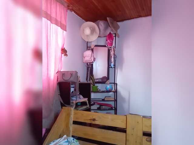 pocahontassex live cam on BongaCams