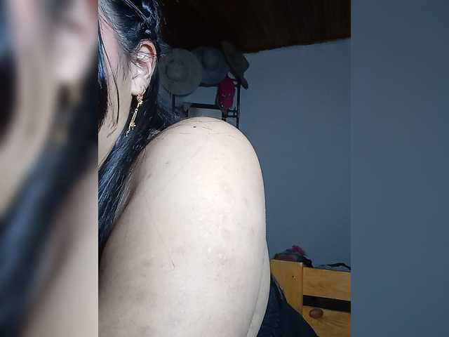 pocahontassex live cam on BongaCams