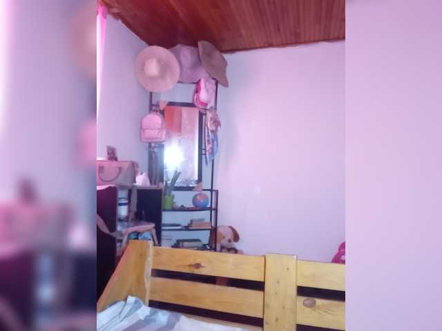pocahontassex live cam on BongaCams