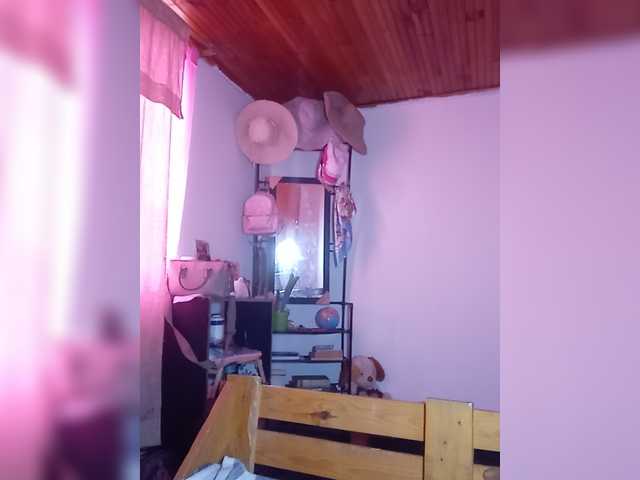 pocahontassex live cam on BongaCams