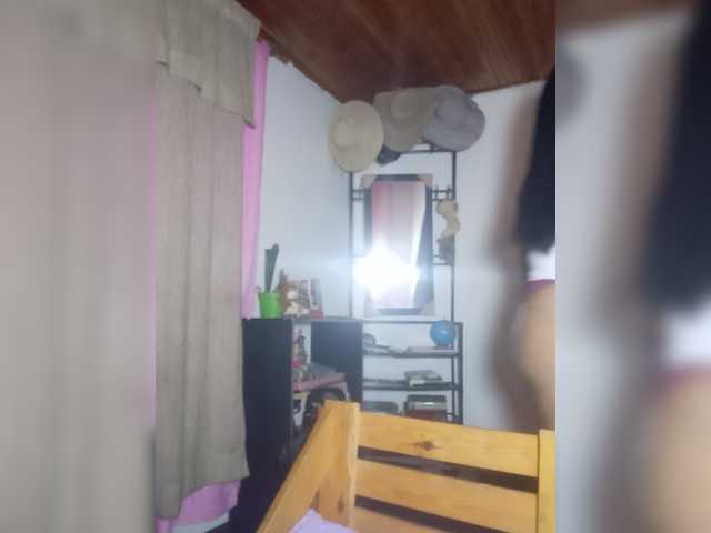 pocahontassex live cam on BongaCams