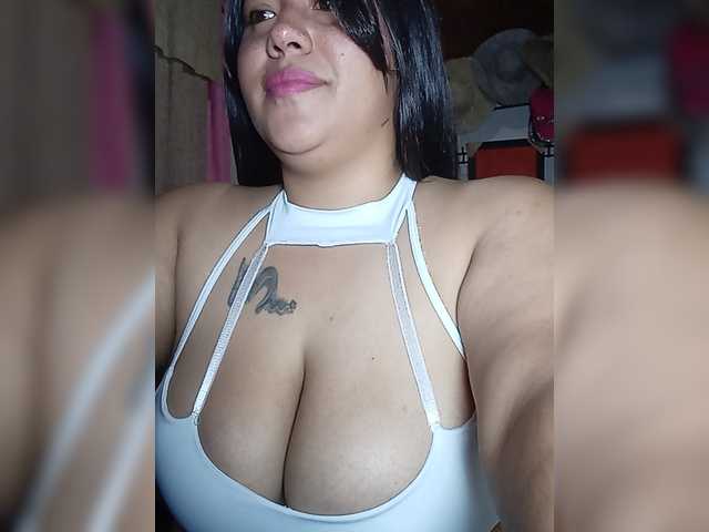 pocahontassex live cam on BongaCams
