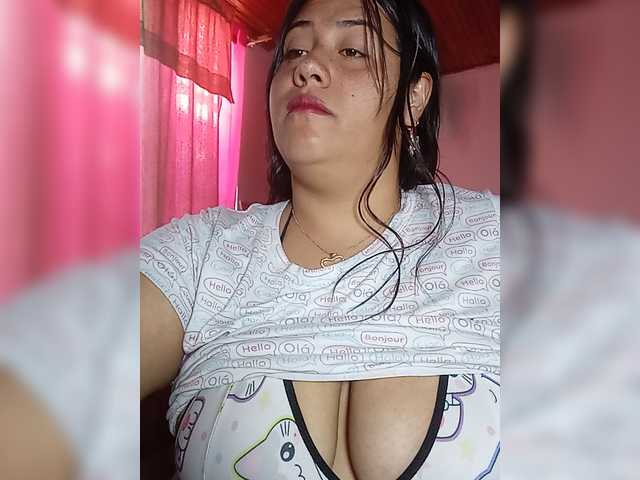 pocahontassex live cam on BongaCams