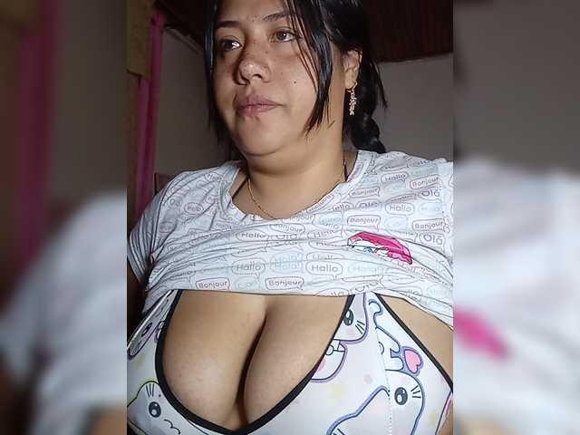 pocahontassex live cam on BongaCams
