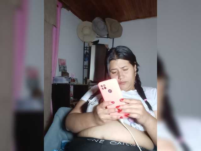 pocahontassex live cam on BongaCams