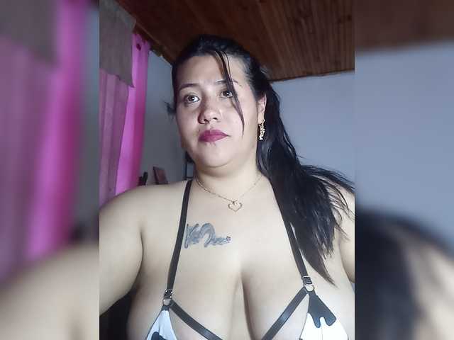 pocahontassex live cam on BongaCams