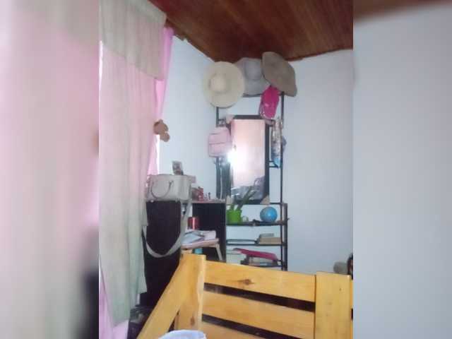 pocahontassex live cam on BongaCams