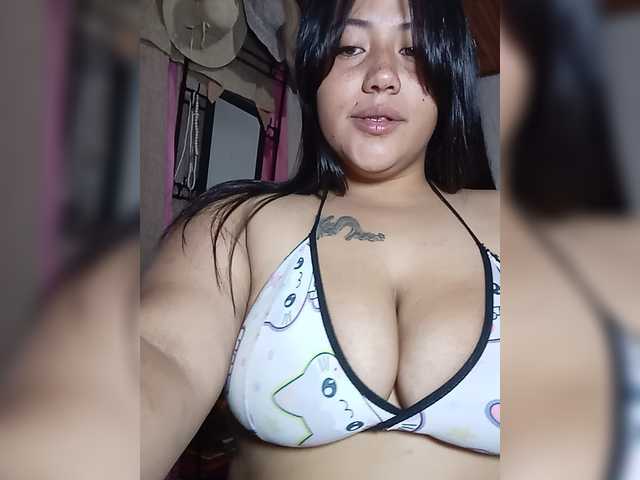 pocahontassex live cam on BongaCams