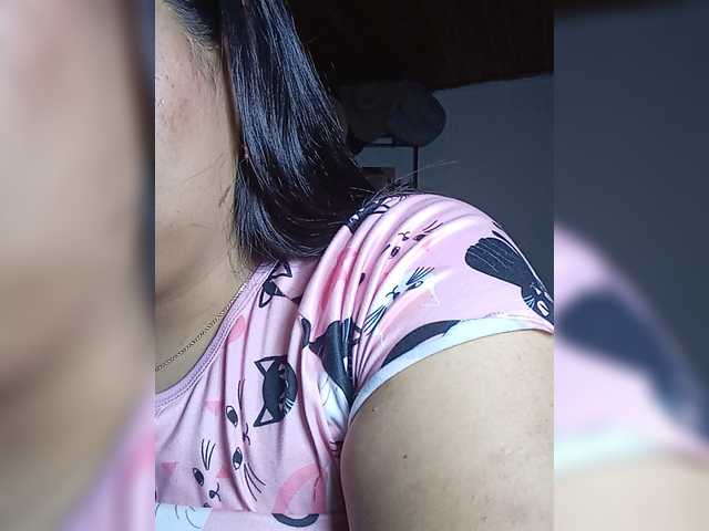 pocahontassex live cam on BongaCams