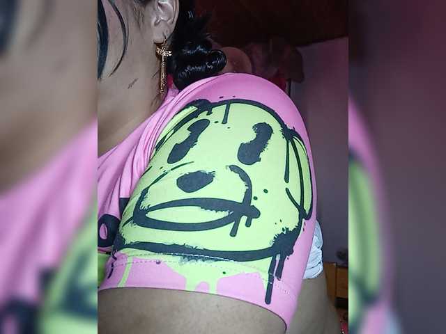 pocahontassex live cam on BongaCams